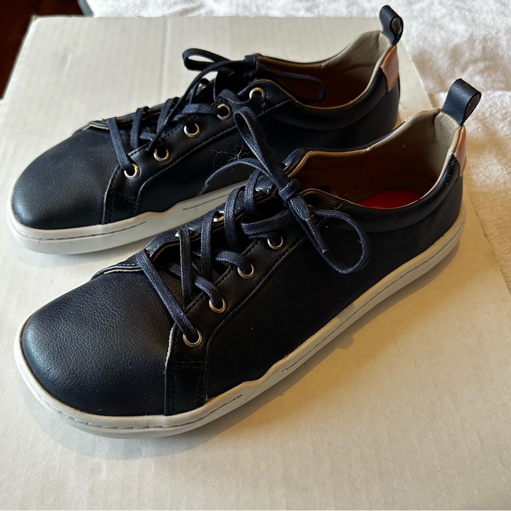 Origo brand leather sneaker, Navy color